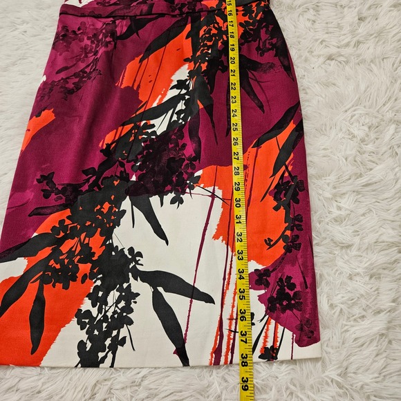 T Tahari Women's Purple & Red Floral Abstract Sleeveless Shift Dress. Size 8 - Picture 12 of 12